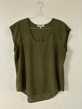 Daniel Rainn Olive Green Scoop Neck Cap Sleeve Blouse